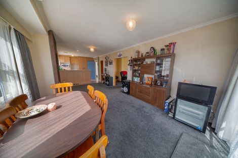 Photo of property in 38 Brydone Street, Edendale, 9825