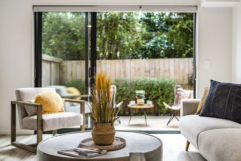 Photo of property in 17 Ti Kouka Lane, Sandringham, Auckland, 1025