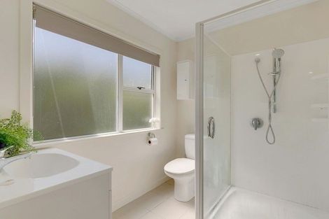 Photo of property in 2 Karoro Place, Paremata, Porirua, 5024