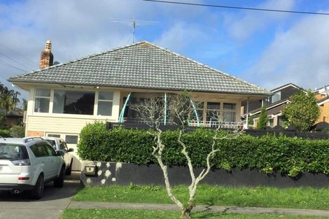 Photo of property in 9 Covil Avenue, Te Atatu South, Auckland, 0610