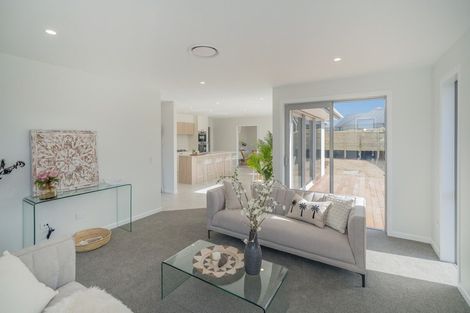 Photo of property in 12 Awatea Drive, Whitianga, 3510