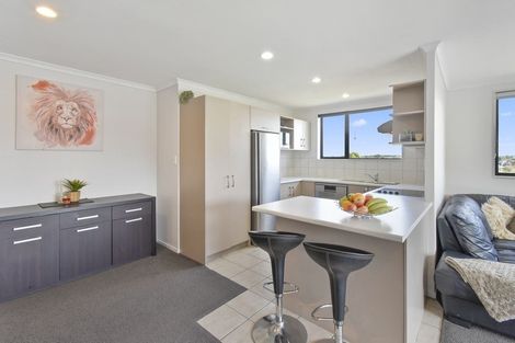 Photo of property in 5 Keri Vista Rise, Papakura, 2110