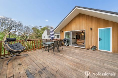 Photo of property in 57 Poto Road, Normandale, Lower Hutt, 5010