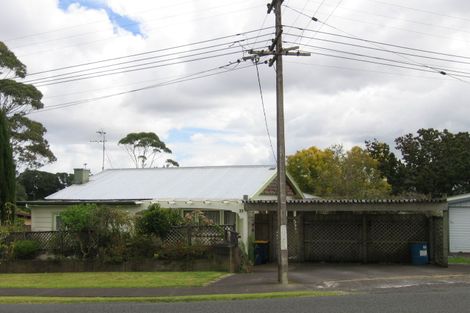 Photo of property in 30 Rambler Crescent, Beach Haven, Auckland, 0626