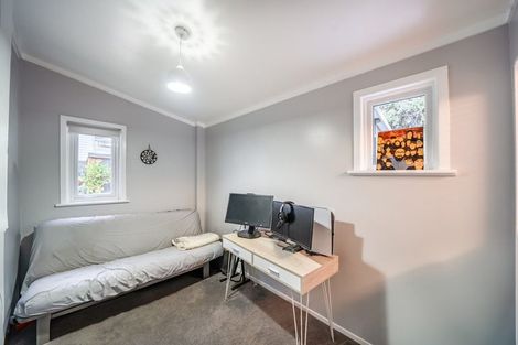 Photo of property in 26 Queens Drive, Kilbirnie, Wellington, 6022