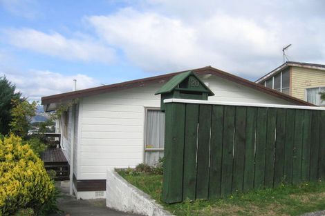 Photo of property in 20 Cobar Close, Maupuia, Wellington, 6022