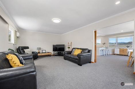Photo of property in 30 Viewmont Drive, Harbour View, Lower Hutt, 5010