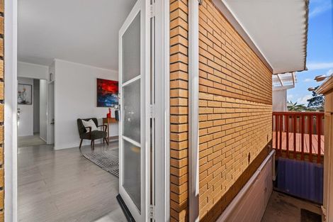 Photo of property in 4/94 Lynwood Road, New Lynn, Auckland, 0600