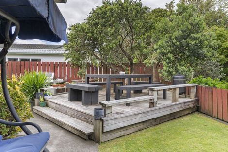 Photo of property in 12 Norrie Street, Te Puke, 3119