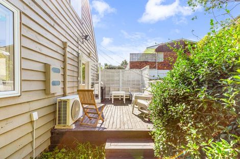 Photo of property in 2/32 Moana Avenue, Onehunga, Auckland, 1061