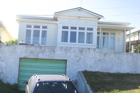 Photo of property in 20 Farm Road, Northland, Wellington, 6012