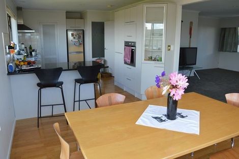 Photo of property in 1/61 Forrest Hill Road, Milford, Auckland, 0620