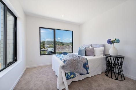 Photo of property in 21a Barron Drive, Green Bay, Auckland, 0604