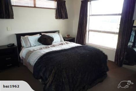 Photo of property in 1/40 Scarlet Oak Drive, Schnapper Rock, Auckland, 0632