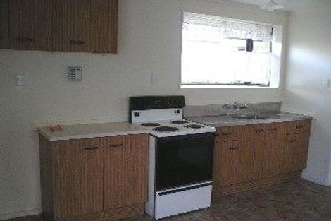 Photo of property in 2/63 Redcrest Avenue, Red Hill, Papakura, 2110