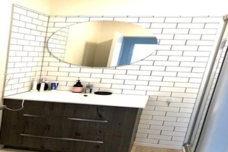 Photo of property in 1/2 East Coast Road, Milford, Auckland, 0620