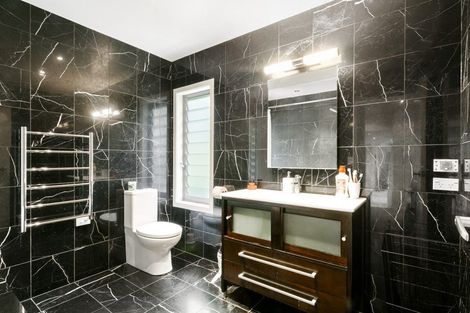 Photo of property in 13 Miha Road, Titirangi, Auckland, 0604