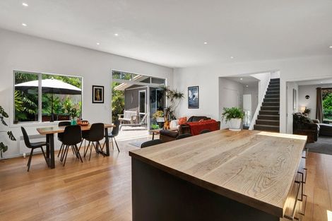 Photo of property in 37a Donnelly Street, Oakura, 4314