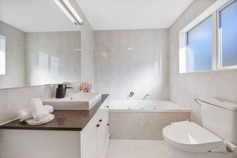 Photo of property in 5 Creggan Crescent, Flat Bush, Auckland, 2019