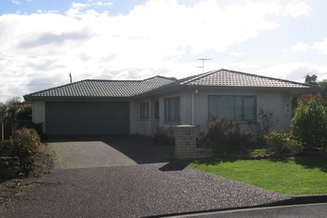 Photo of property in 22 Connemara Court, West Harbour, Auckland, 0618
