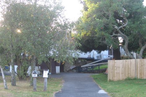 Photo of property in 2/16 Hamilton Place, Glenfield, Auckland, 0629