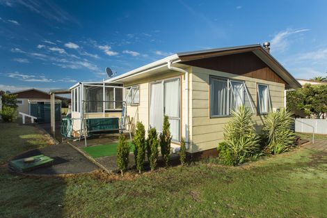 Photo of property in 10 Solander Street, Tolaga Bay, 4077