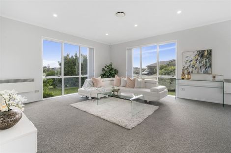 Photo of property in 24 Malbec Place, Huapai, Kumeu, 0810