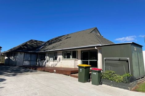 Photo of property in 2 Norm Pellow Drive, Manurewa, Auckland, 2105
