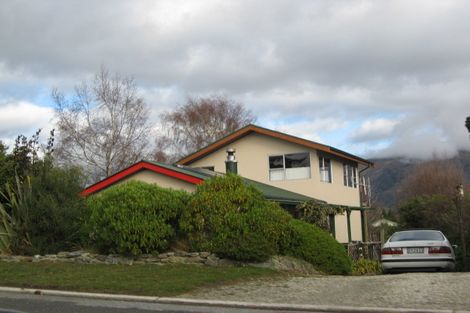 Photo of property in 11 Rimu Lane, Wanaka, 9305