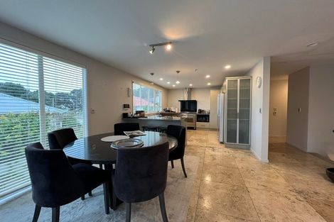 Photo of property in 17a The Strand, Takapuna, Auckland, 0622