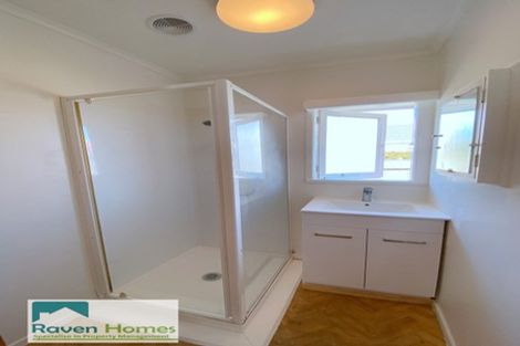 Photo of property in 136 Onewa Road, Northcote, Auckland, 0627