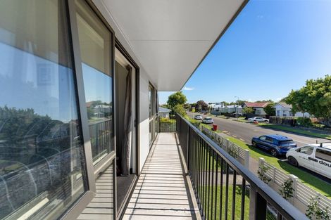 Photo of property in 417 College Street, Hokowhitu, Palmerston North, 4410