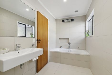 Photo of property in 7 Saint Aidans Way, Tawa, Wellington, 5028