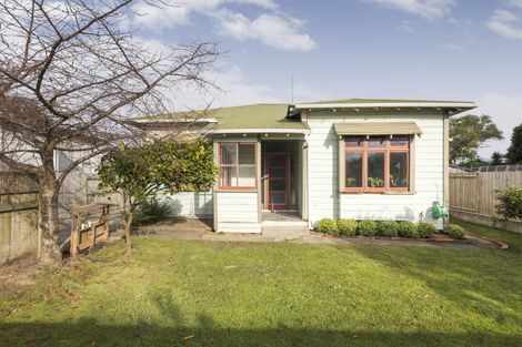 Photo of property in 10 Stewart Crescent, Hokowhitu, Palmerston North, 4410