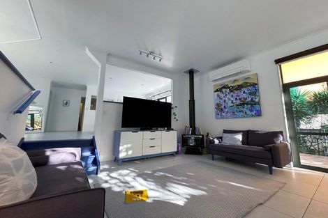 Photo of property in 12b Kimberly Grove, Greenhithe, Auckland, 0632