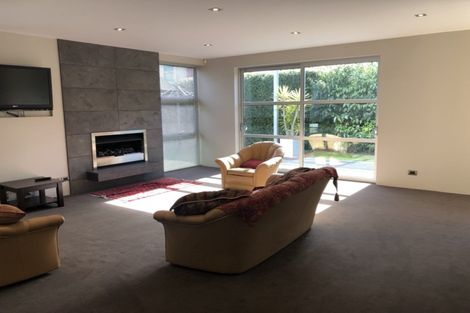 Photo of property in 62 Dyers Pass Road, Cashmere, Christchurch, 8022