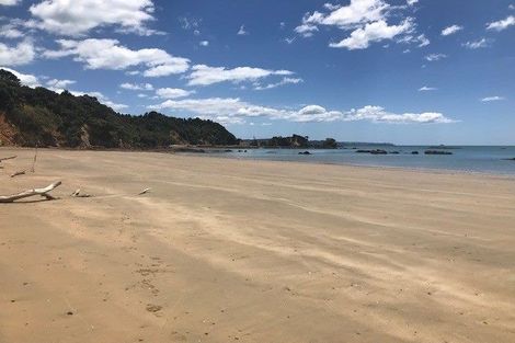 Photo of property in 201 Howard Road, Orere Point, 2585