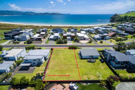 Photo of property in 20 Taumata Road, Omaha, 0986