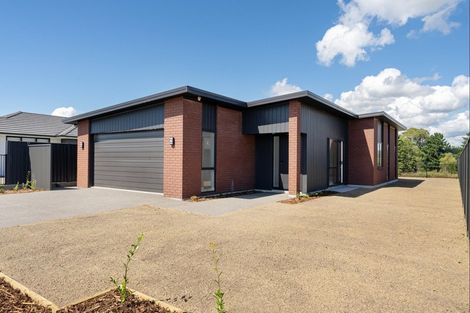 Photo of property in 23 Pioneer Crescent, Omokoroa, 3114