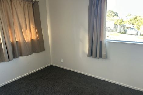 Photo of property in 4 Lincoln Grove, Cannons Creek, Porirua, 5024