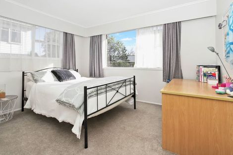 Photo of property in 18 Riverlea Avenue, Pakuranga, Auckland, 2010