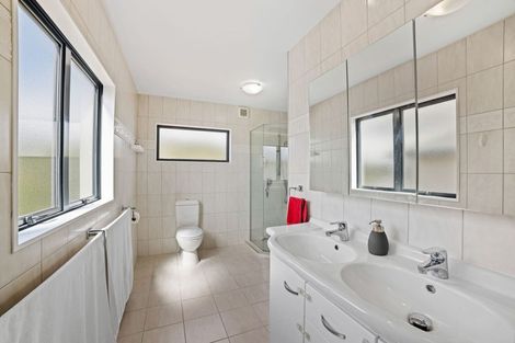 Photo of property in 20 Endeavour Drive, Whitby, Porirua, 5024