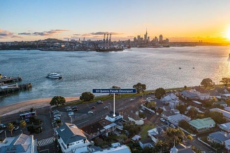 Photo of property in 10 Queens Parade, Devonport, Auckland, 0624