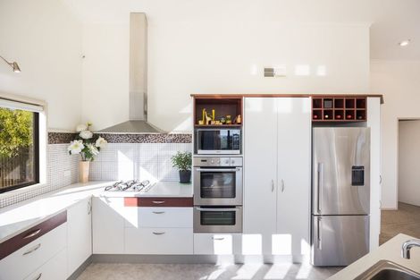Photo of property in 111 Ruapehu Drive, Fitzherbert, Palmerston North, 4410