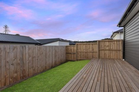 Photo of property in 12 Cutfield Lane, Kumeu, 0810