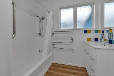 Photo of property in 31 Shearwater Street, One Tree Point, 0118