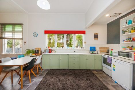 Photo of property in 30 Cuba Street, Marton, 4710