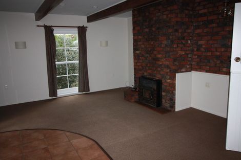 Photo of property in 24 Surrey Crescent, Hokowhitu, Palmerston North, 4410