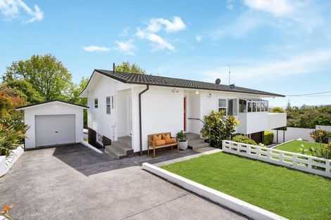 Photo of property in 1/78 Castor Bay Road, Castor Bay, Auckland, 0620