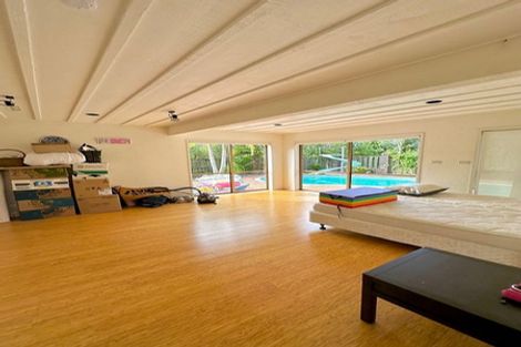 Photo of property in 74 Cheriton Road, Mellons Bay, Auckland, 2014